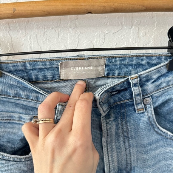 Everlane Curvy Cheeky Jean 26 Crop Light Wash - Picture 7 of 11